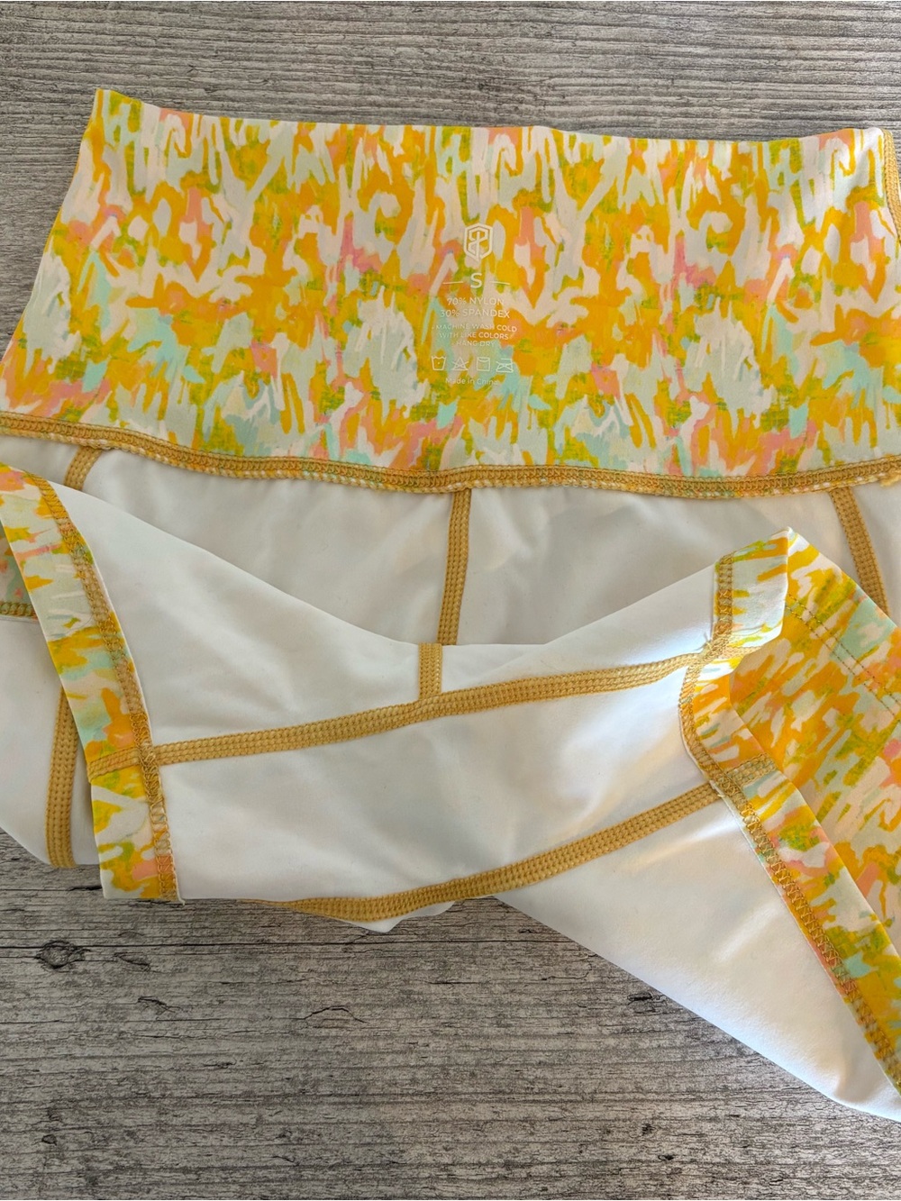 Born Primitive Women’s Small Athletic Biker Shorts Yellow Abstract Print Pockets - Picture 8 of 10
